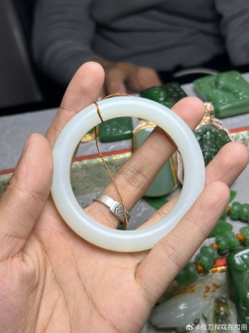羊脂白玉圆条手镯