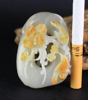 新疆和田玉籽料白玉喜鹊闹梅挂件